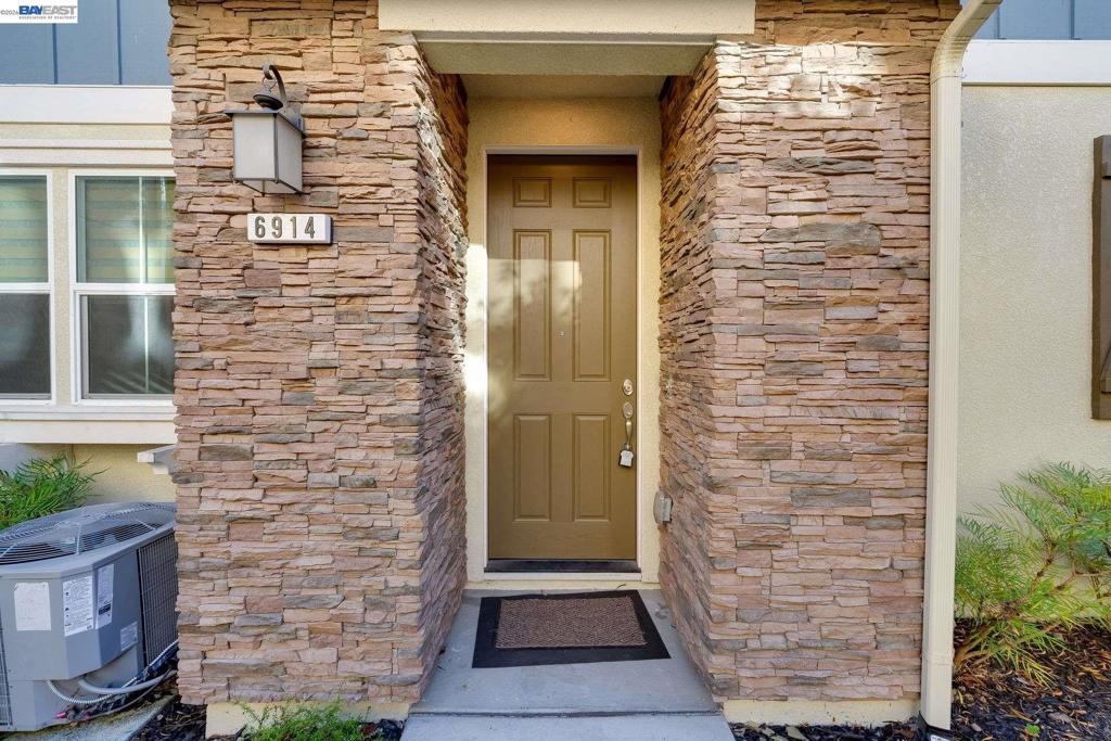 Photo of Listing #41127358