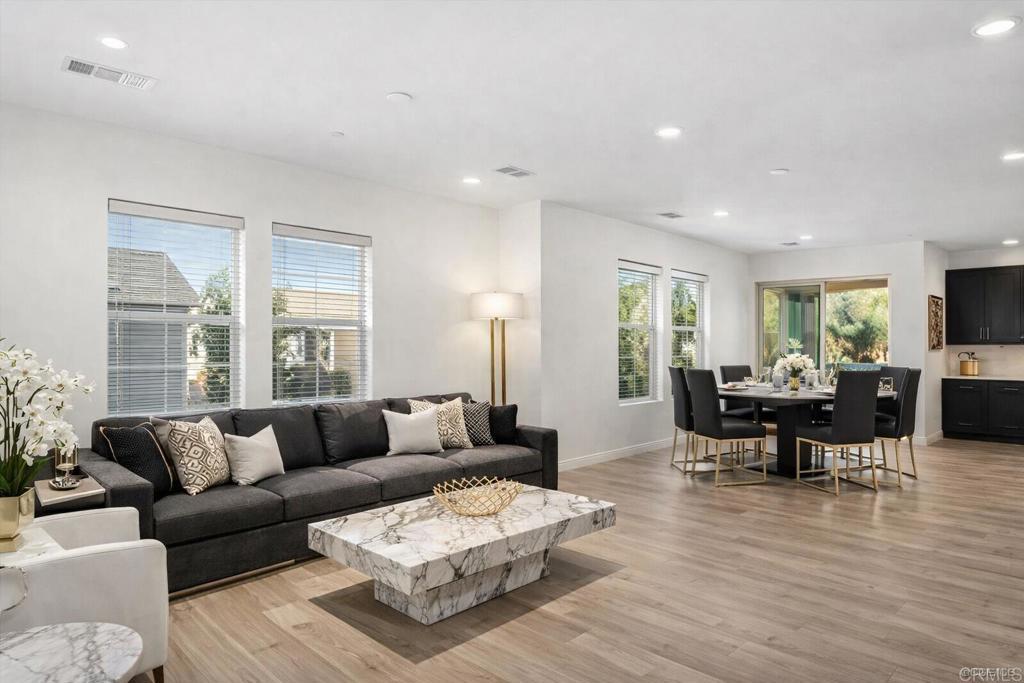 Photo of Listing #PTP2601235