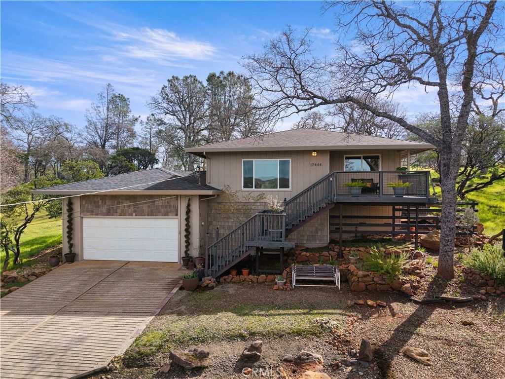 17444 Meadow View Drive, Hidden Valley Lake