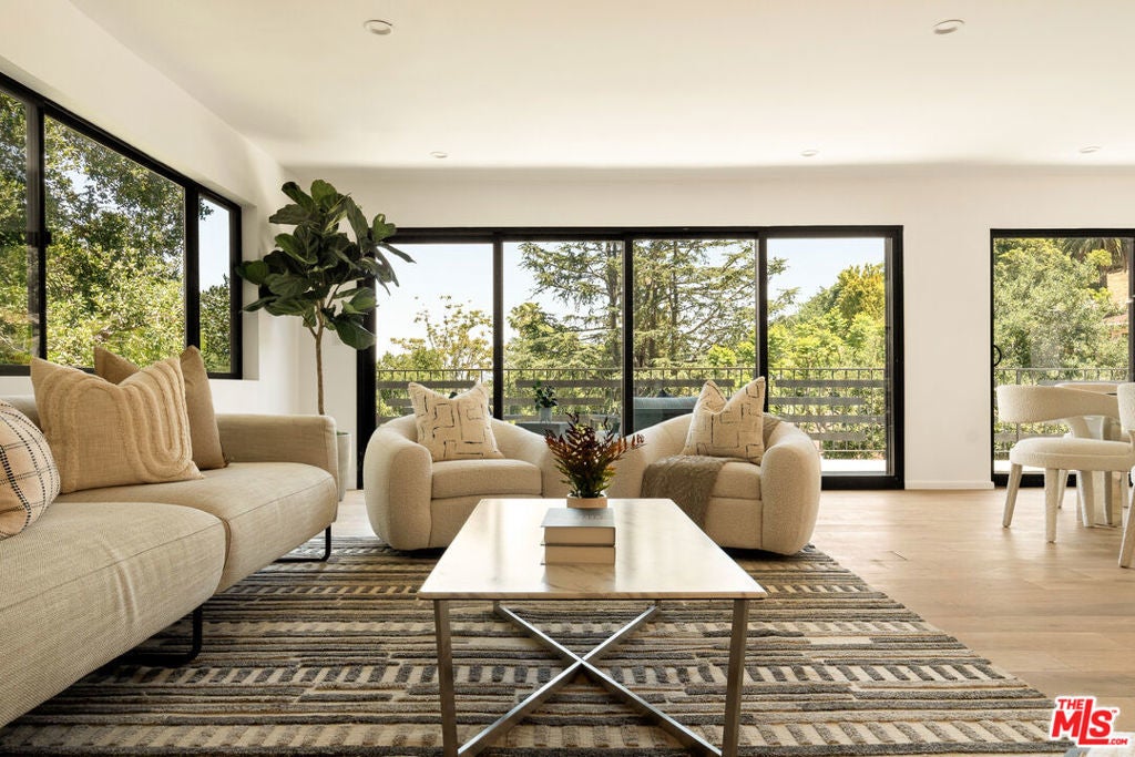 Photo of Listing #25597021