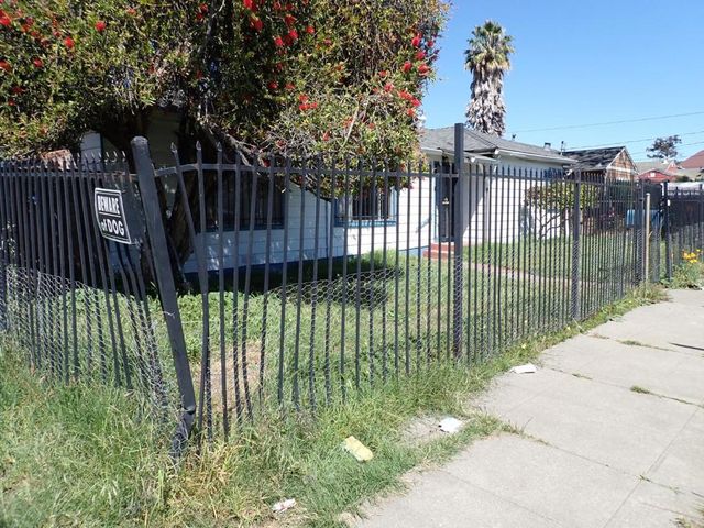 901 92nd Avenue, Oakland