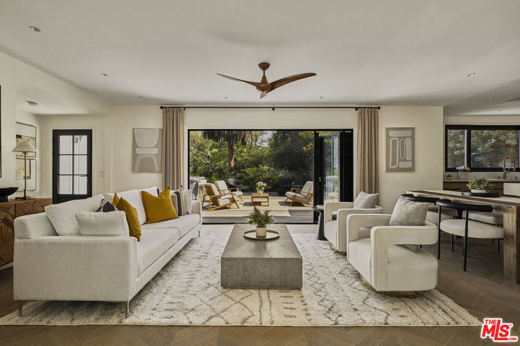 Photo of Listing #26663341