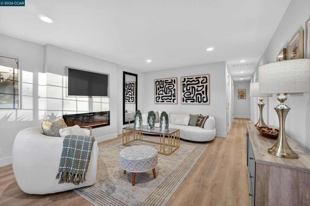 Photo of Listing #41127426