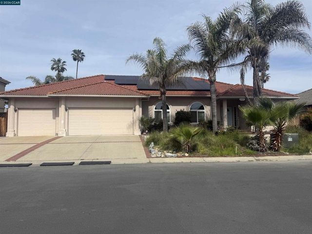 5593 Edgeview Dr, Discovery Bay