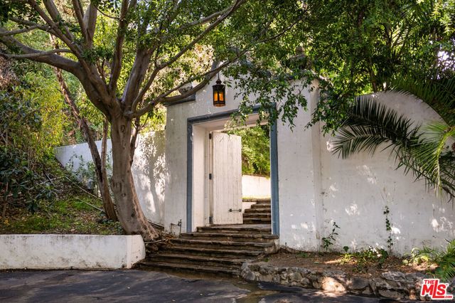 1196 Brooklawn Drive, Los Angeles