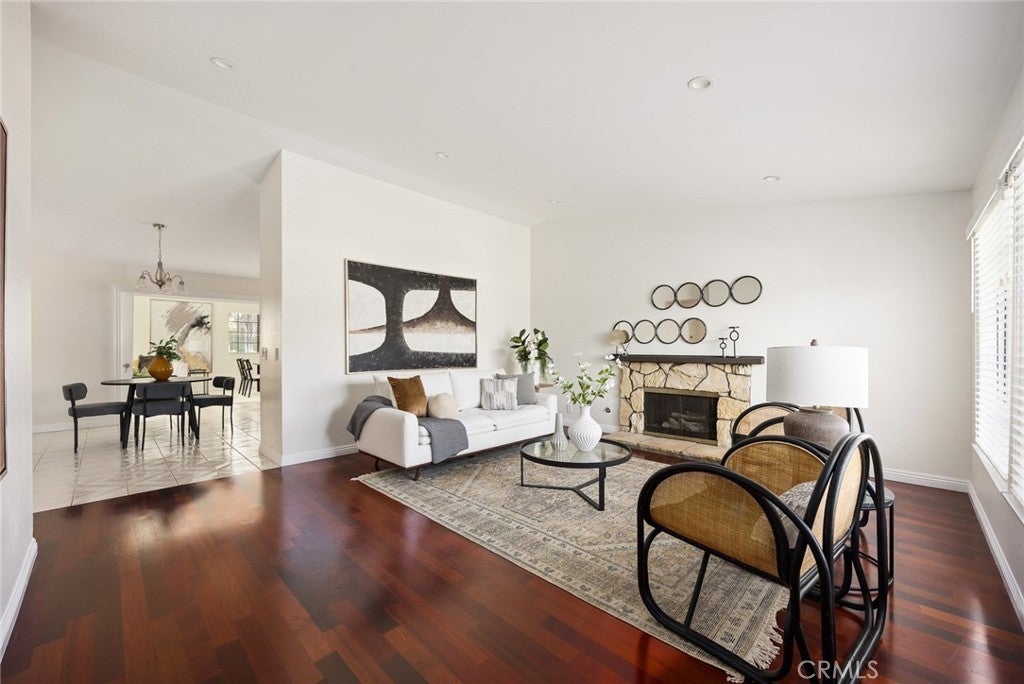 Photo of Listing #WS25274243