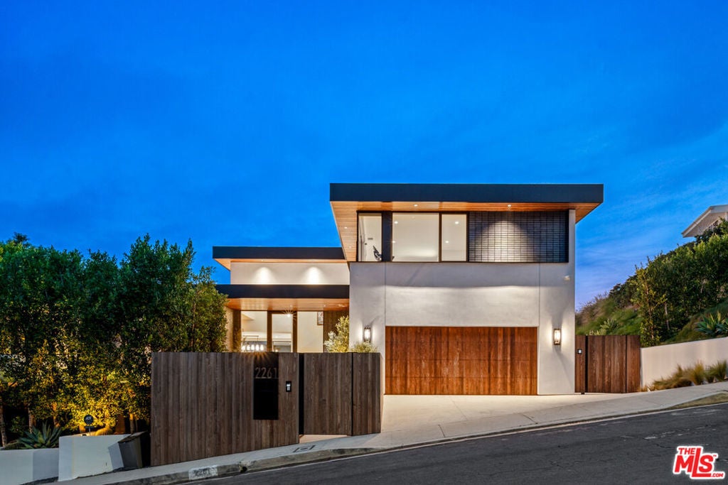 Photo of Listing #26665489