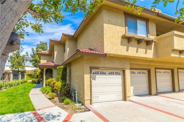 25261 Tanoak, Lake Forest