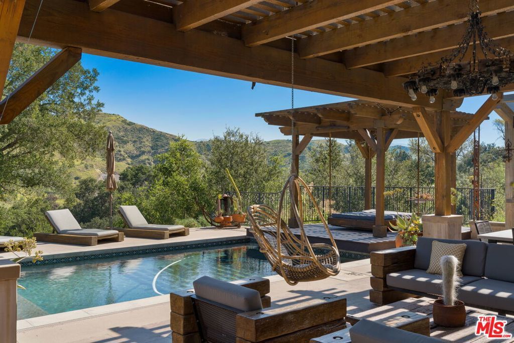 Photo of Listing #26665693