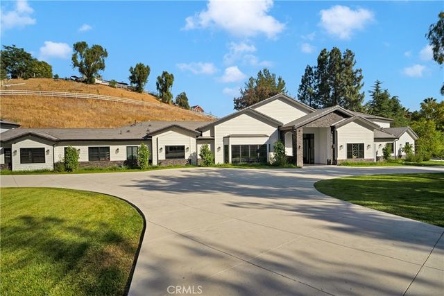 6006 Spring Valley, Hidden Hills