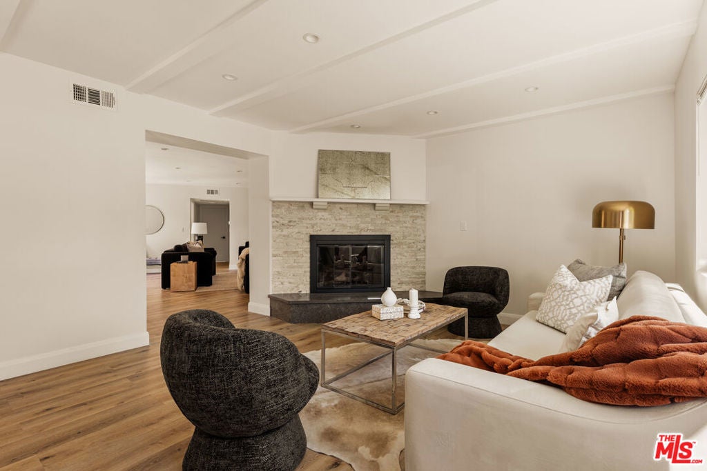 Photo of Listing #26666255