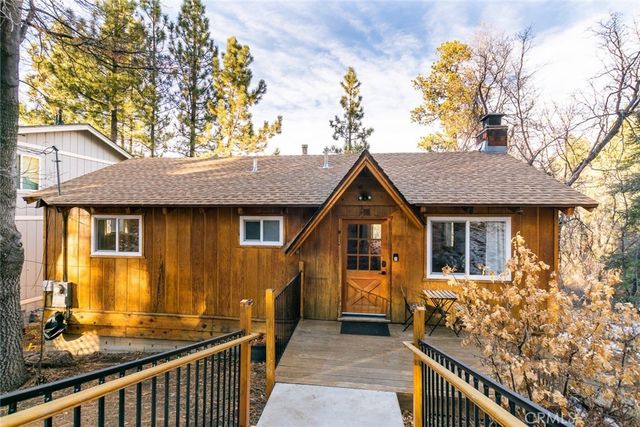 860 Villa Grove Ave, Big Bear City
