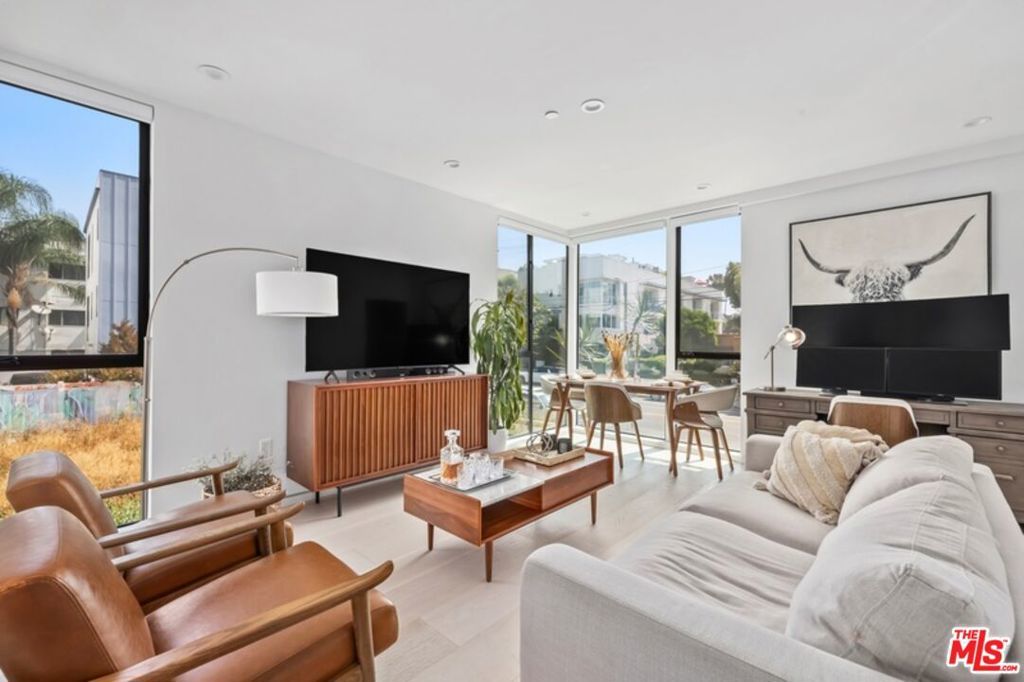 Photo of Listing #26666299