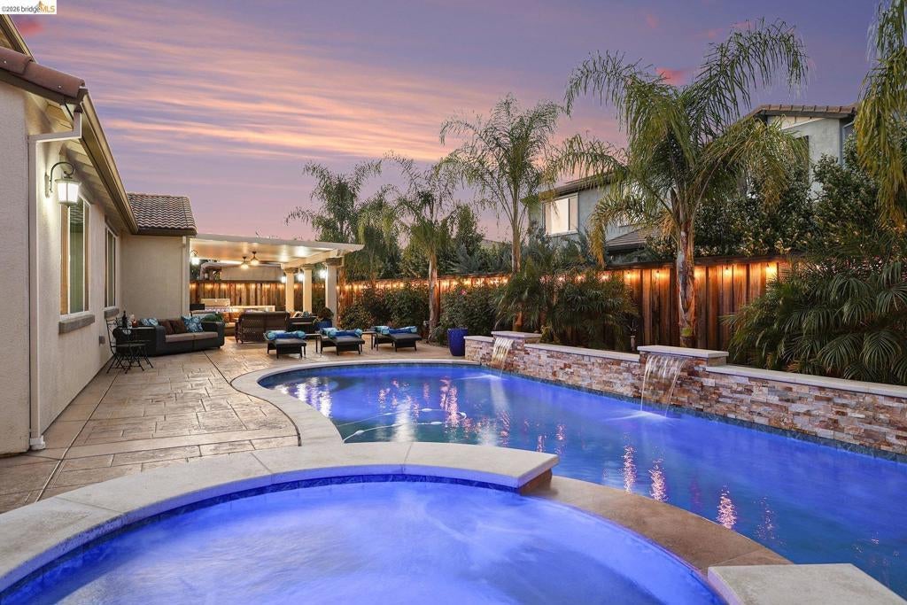 Photo of Listing #41127658