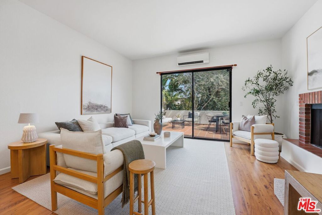 Photo of Listing #26665945