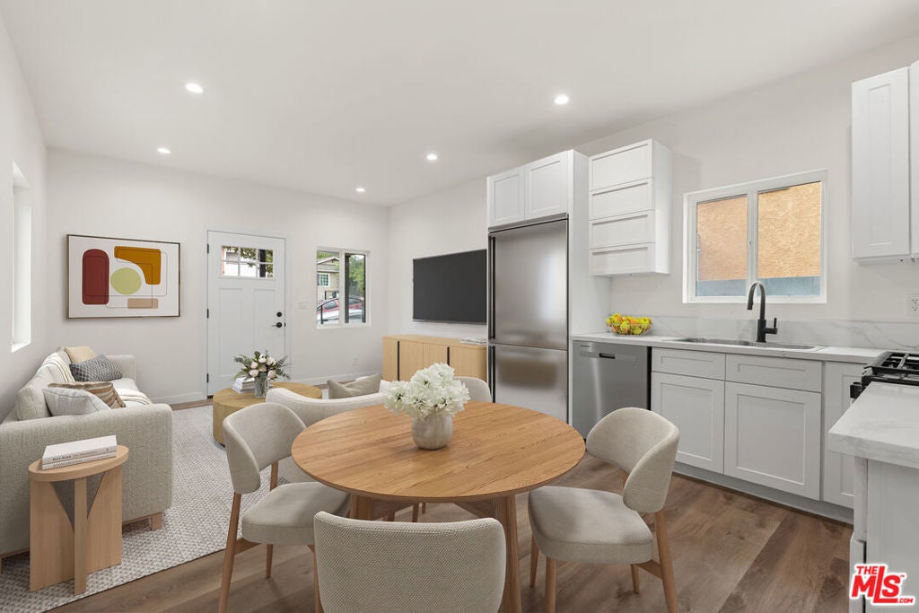 Photo of Listing #26666043