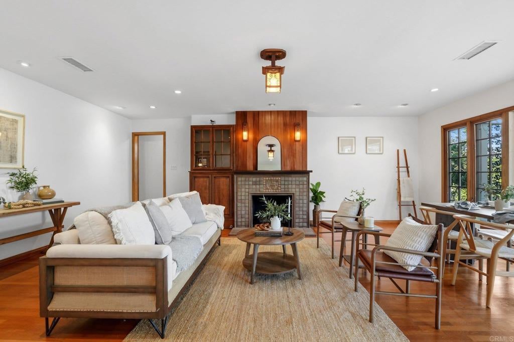 Photo of Listing #PTP2602081