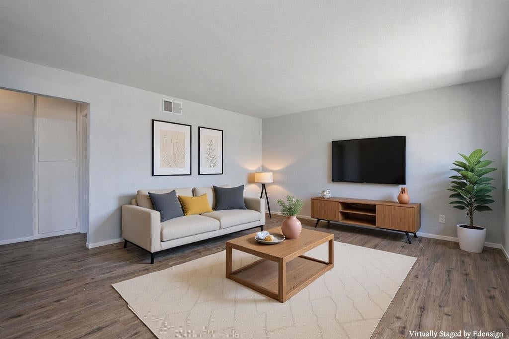 Photo of Listing #PTP2602089