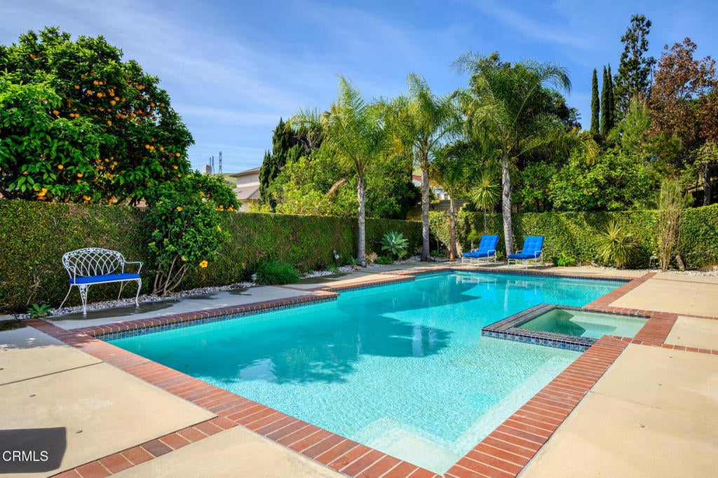 Photo of Listing #P1-26333