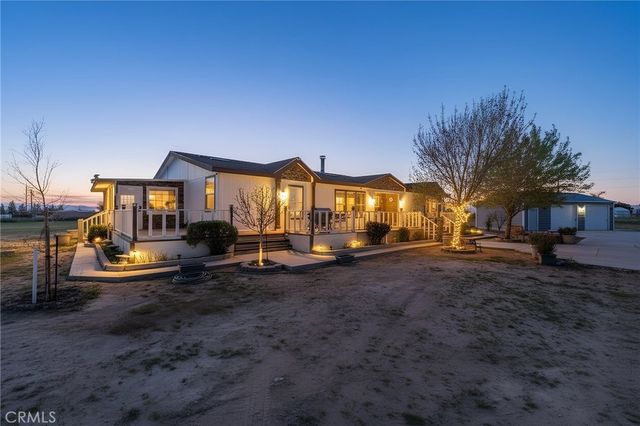 9890 Sue Ave, Rosamond