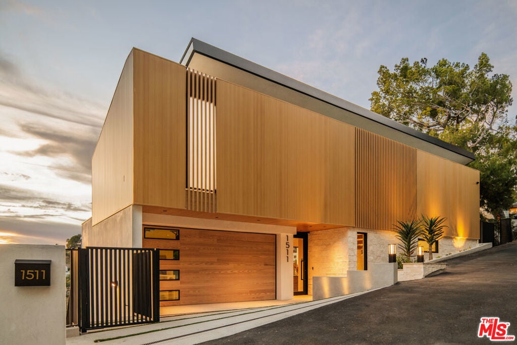 Photo of Listing #26666489