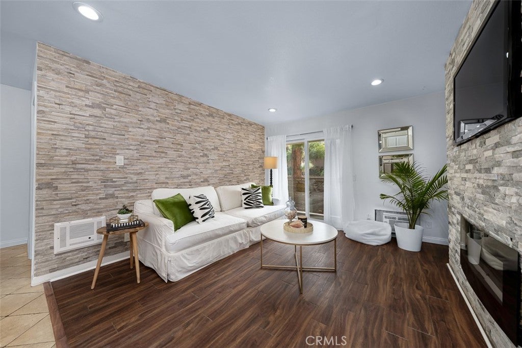 Photo of Listing #SW26059392