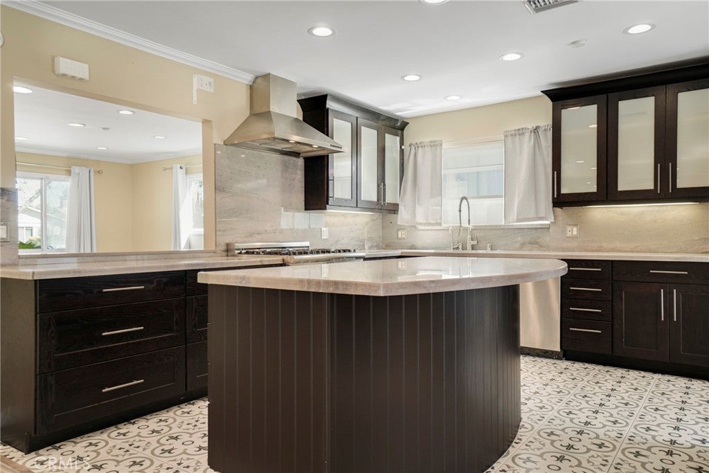 Photo of Listing #SR26060107