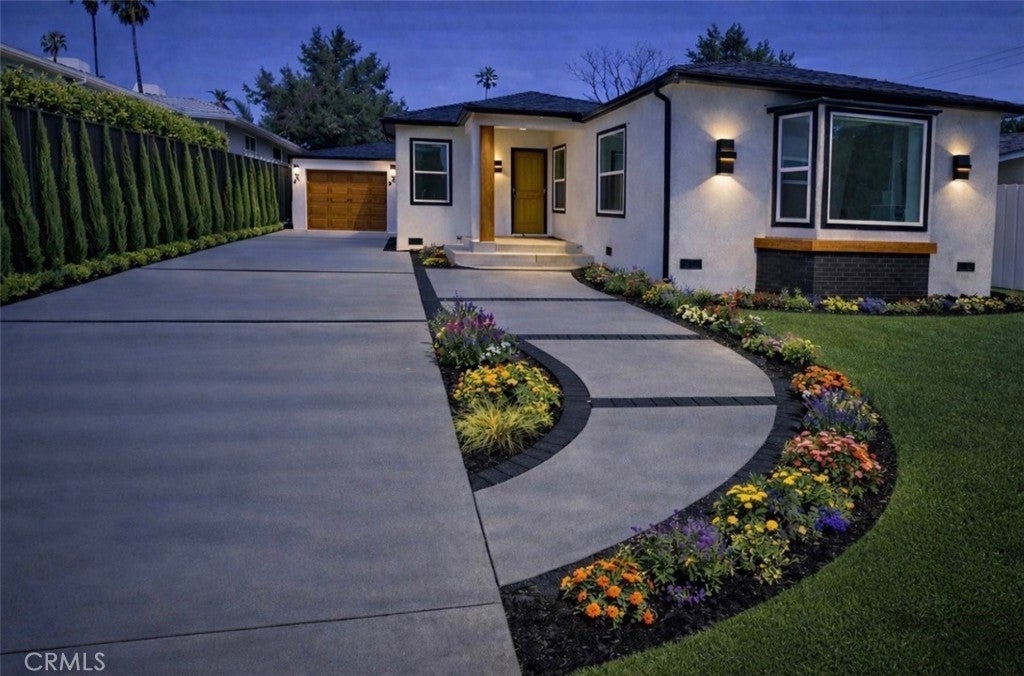 Photo of Listing #IV26049217