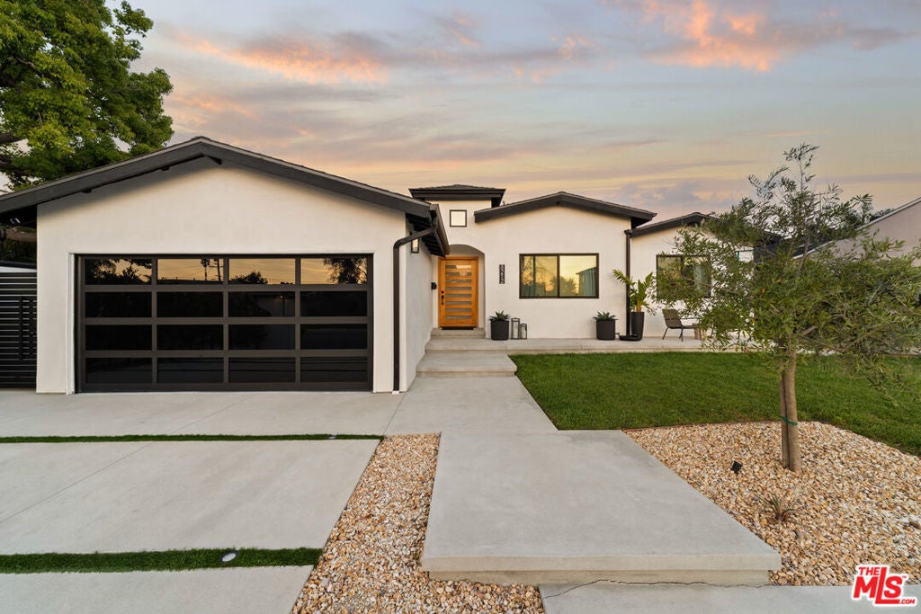 Photo of Listing #26639643