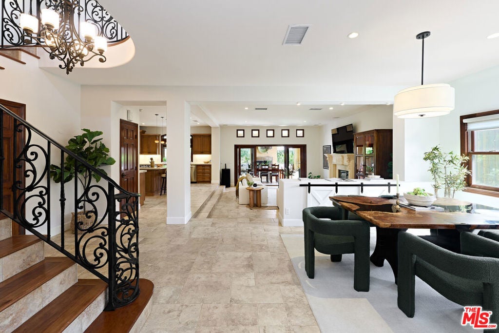 Photo of Listing #26666817