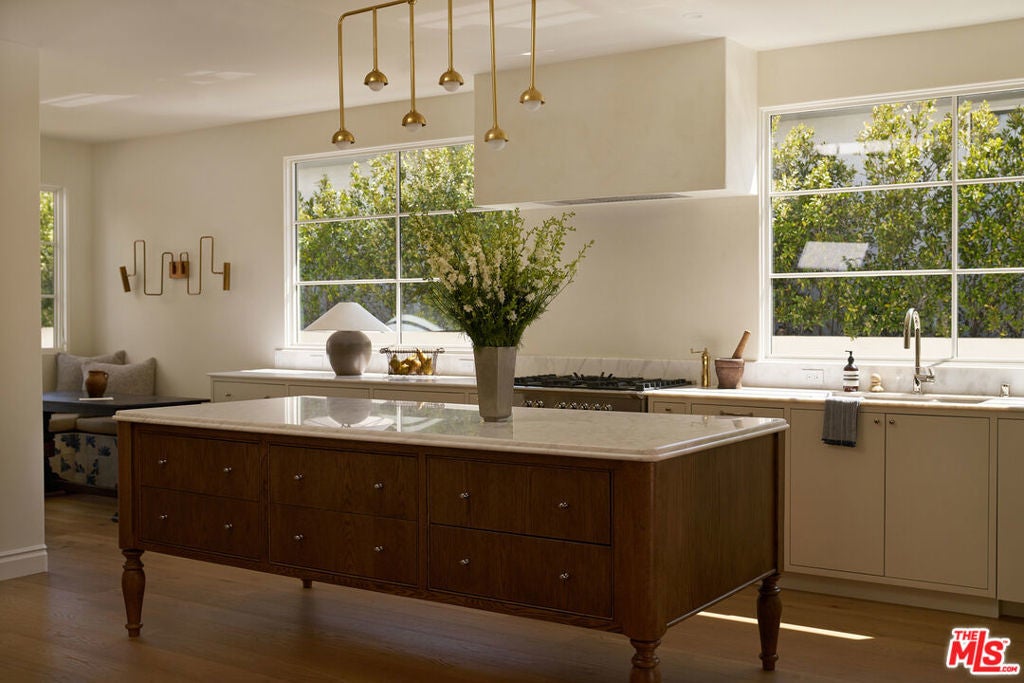 Photo of Listing #26667051