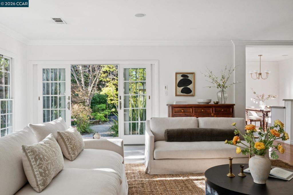 Photo of Listing #41127899