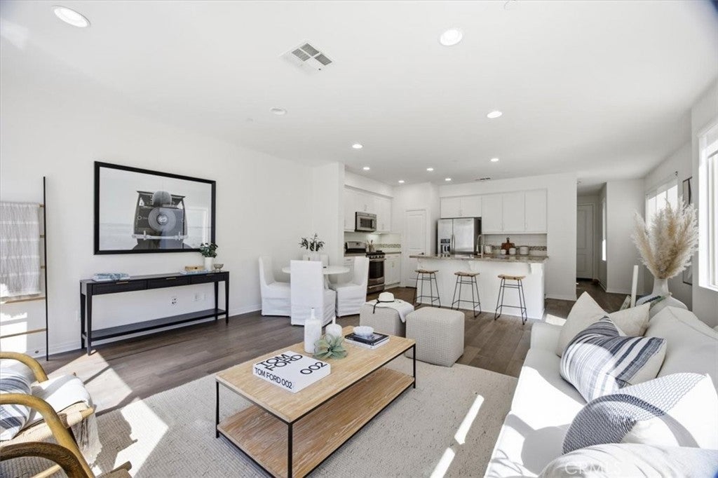 Photo of Listing #SB26060683