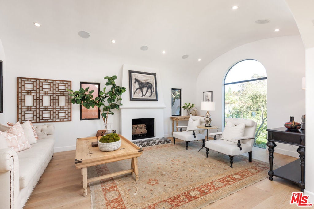 Photo of Listing #26666831