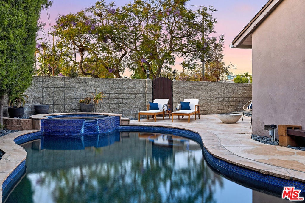 Photo of Listing #26667073