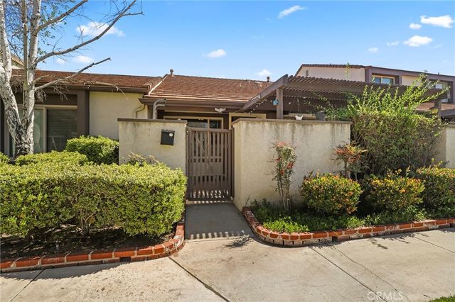 24662 Golfview Drive, Valencia