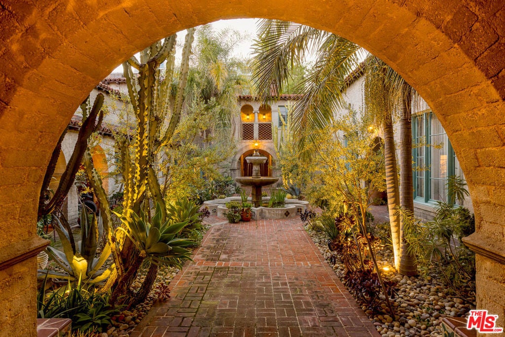 Photo of Listing #26663717