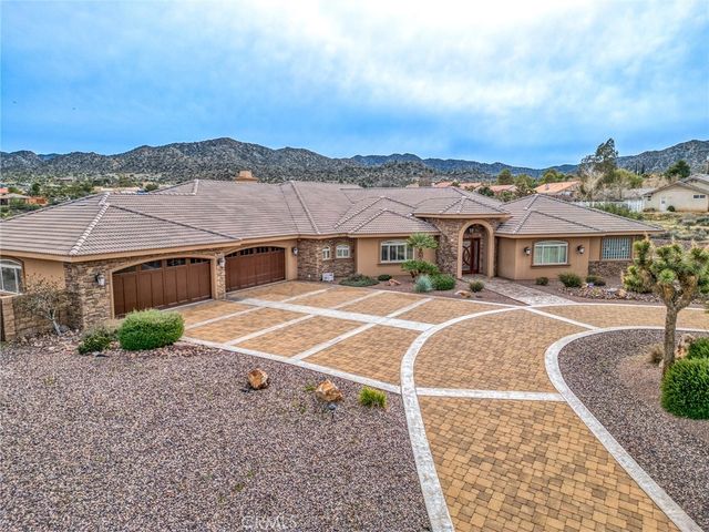 58839 Santa Barbara Dr, Yucca Valley