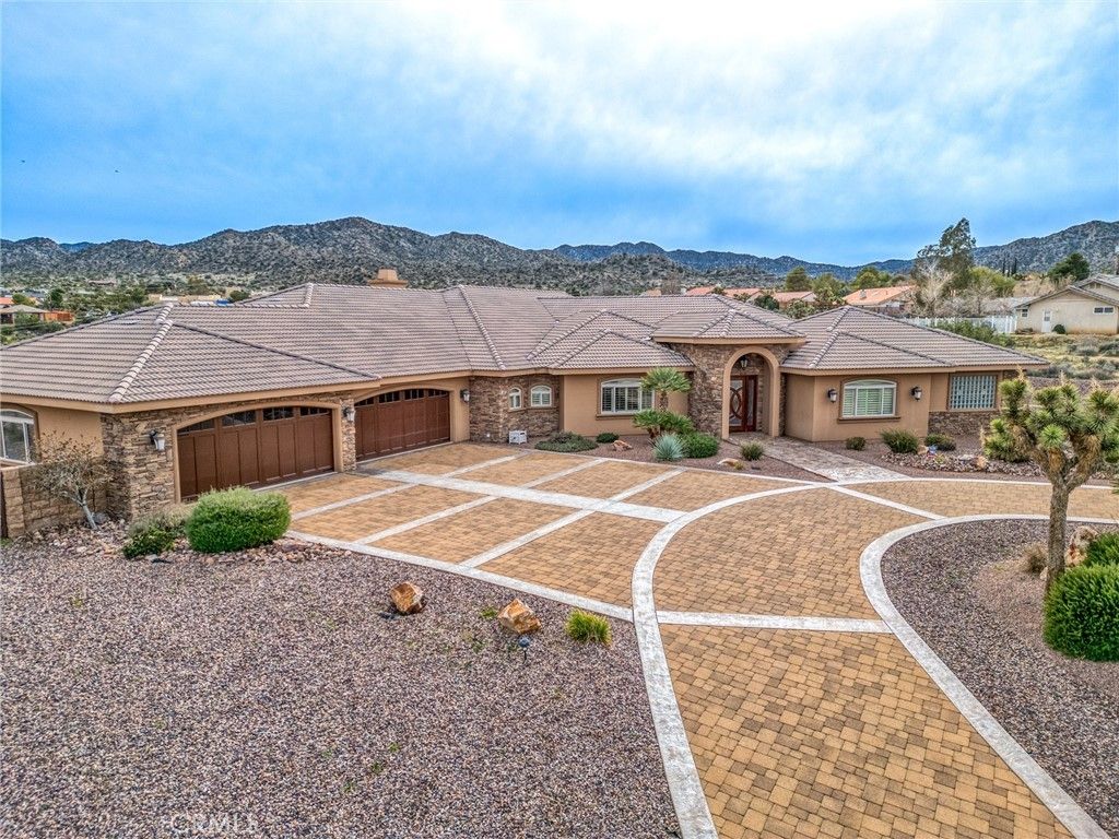 58839 Santa Barbara Dr, Yucca Valley