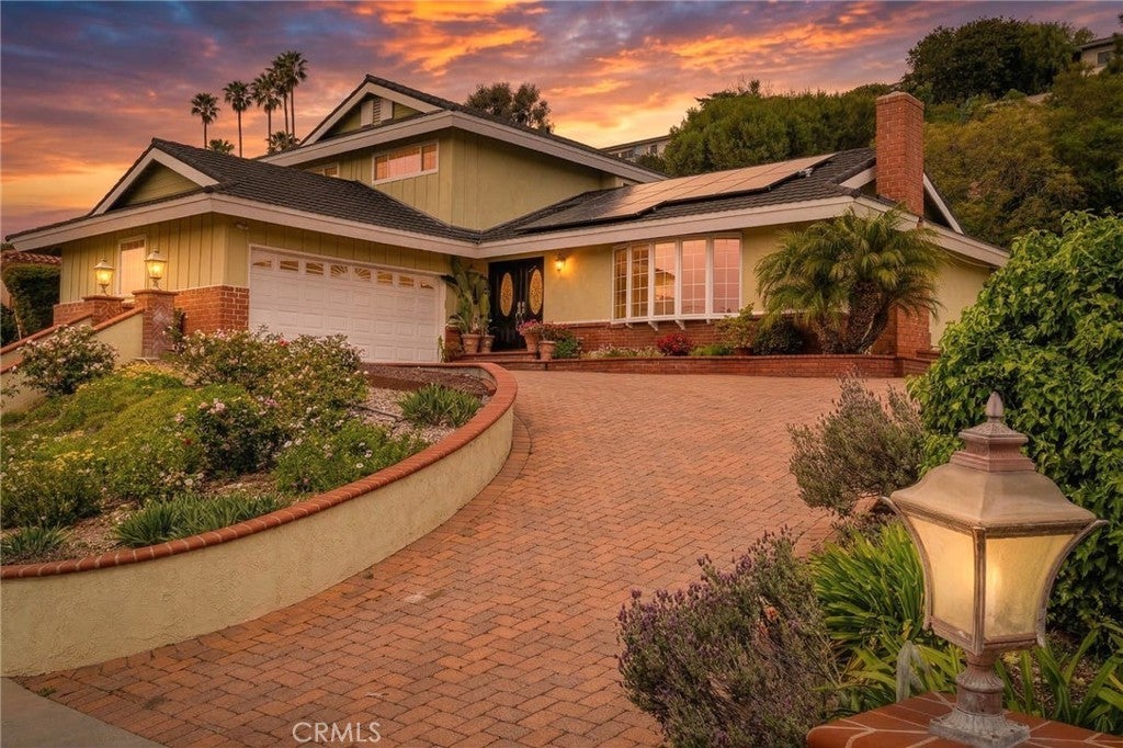 Photo of Listing #PV26057653