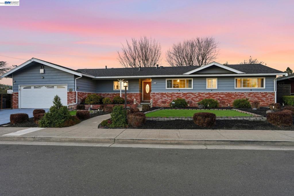 Photo of Listing #41128040