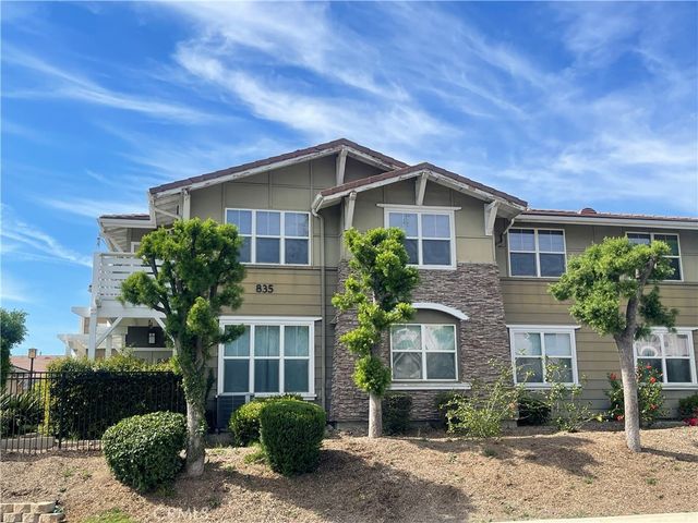 835 Francesca # 201, Walnut