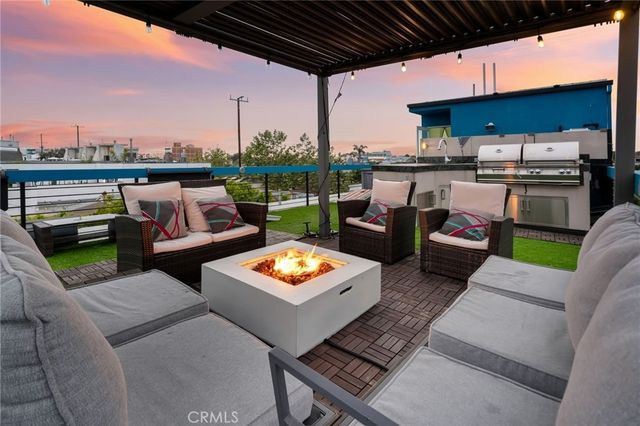 302 S Venice, Venice