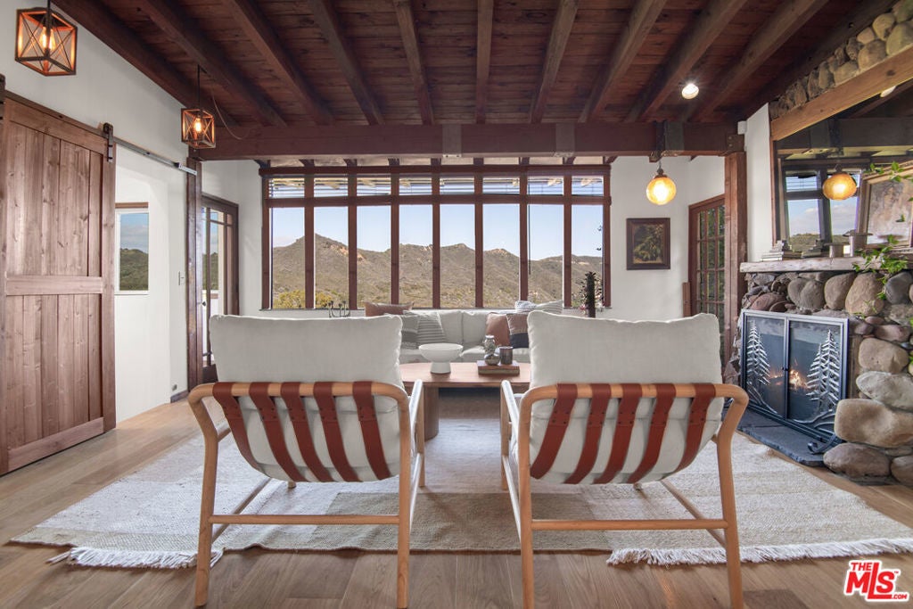 Photo of Listing #26667879