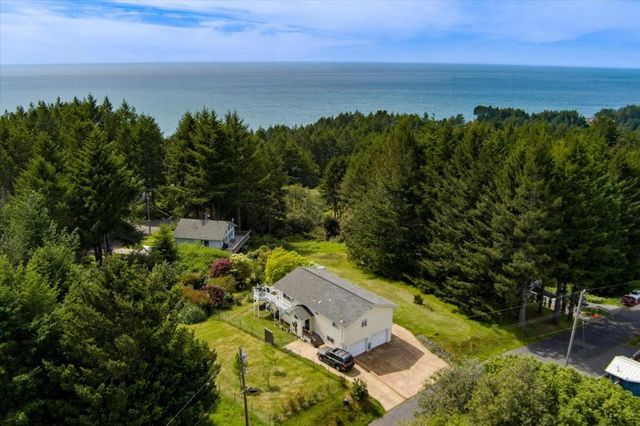 520 Redwood Road, Whitethorn