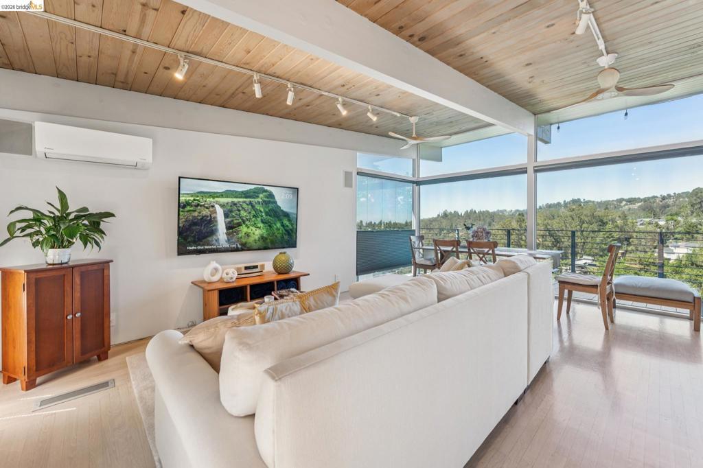 Photo of Listing #41128179