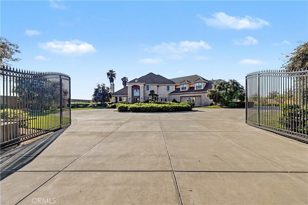 8499 Monte Cristo, Livingston