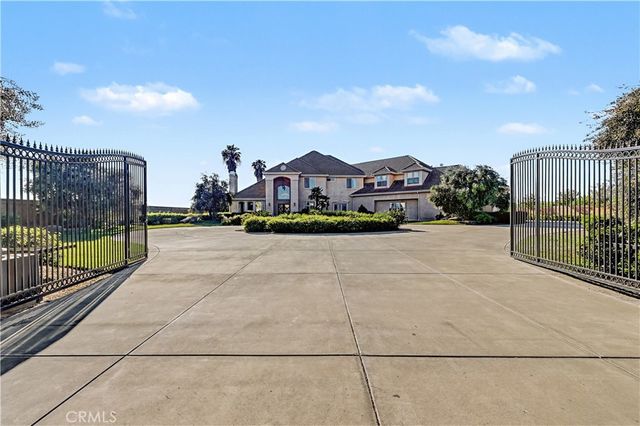 8499 Monte Cristo, Livingston