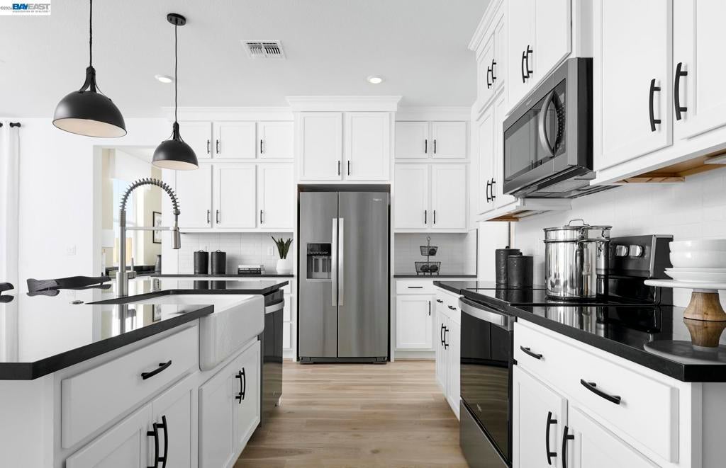 Photo of Listing #41128216