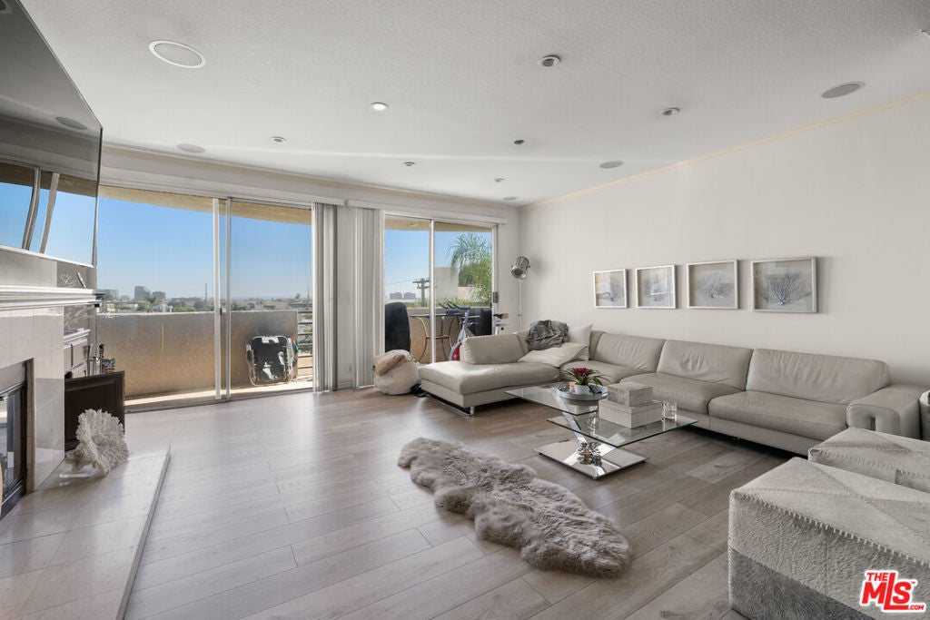 Photo of Listing #26666267